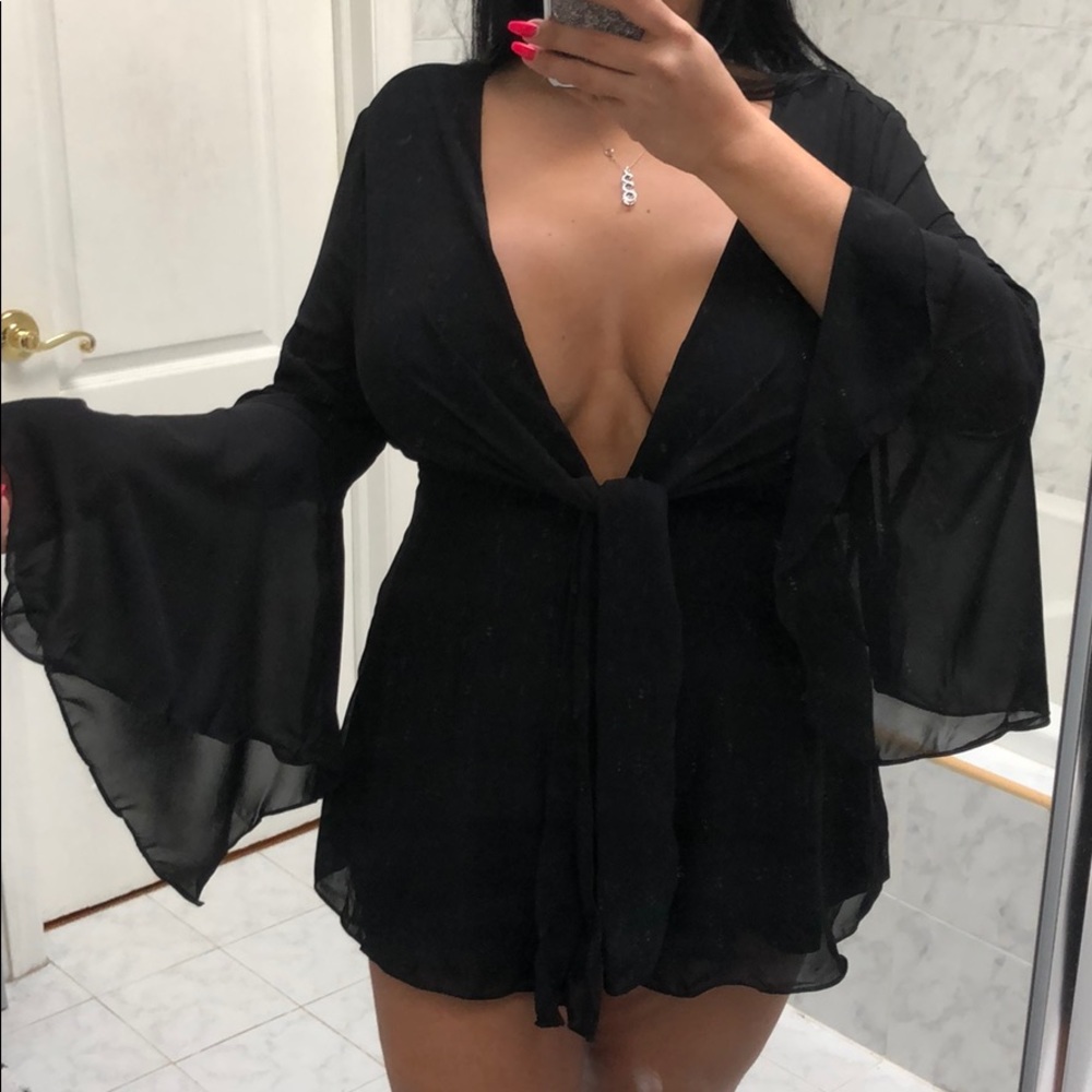 Last 1! BLACK BELL SLEEVE ROMPER - Picture 3 of 8